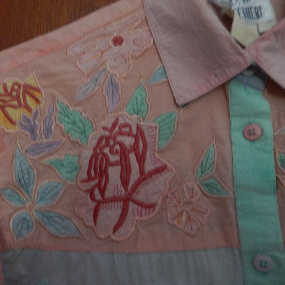 Blouse - Picture 2 of 3